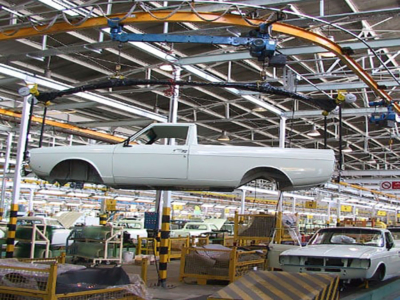 جرثقیل بازویی در خطوط تولید خودرو سازی